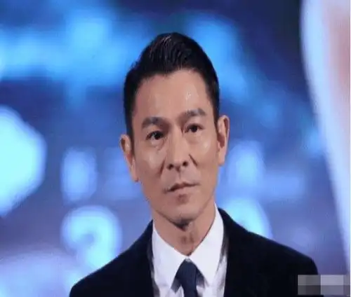 当年那个单手接刘德华奖杯,满脸不屑的小鲜肉,如今他如何了