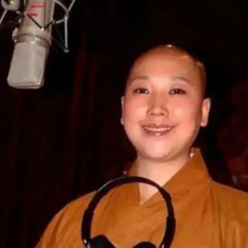 一代歌后李娜的出家之路31岁爆红,却在34岁皈依佛门