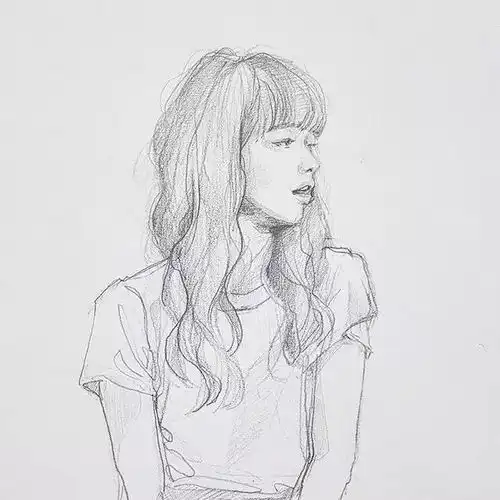她的速写人物头像,用线很灵活五官细致,很美