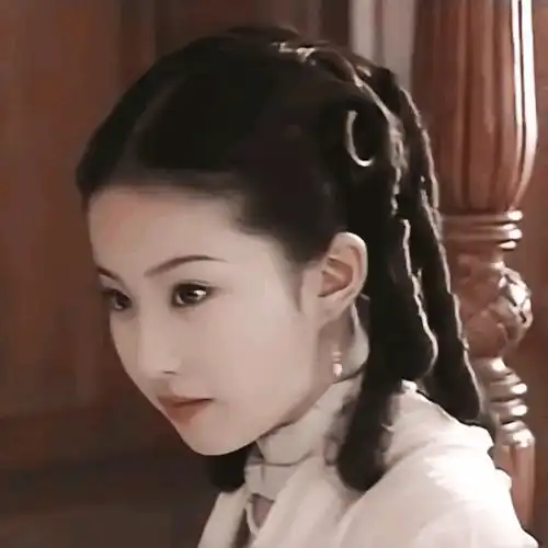 19岁富家女曾花费百万整容,变成刘亦菲,如今她怎么样了