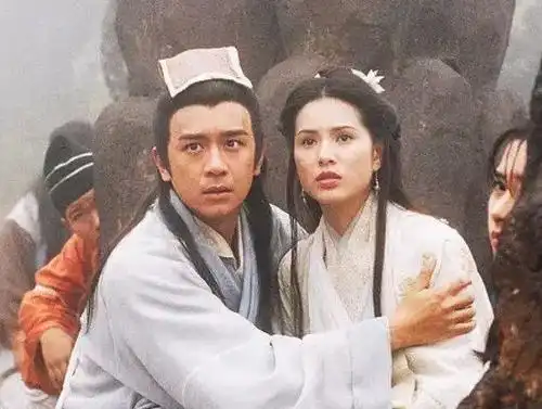 陈浩民李若彤牵手合唱难念的经引发回忆杀,女方肌肉更瞩目