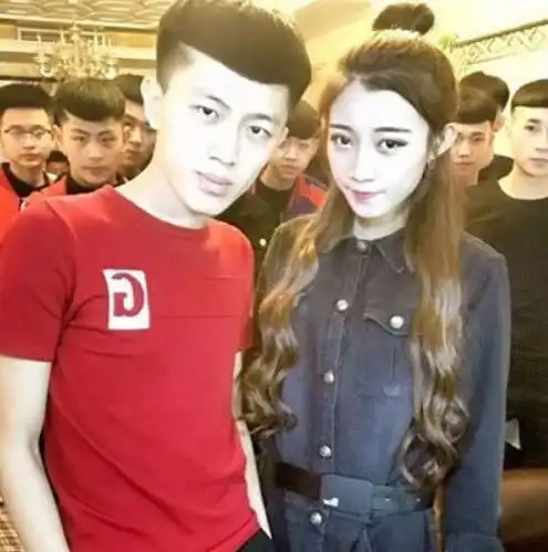 继莉哥之后,又一位主播开始作死此人一出镜,直播就被封了