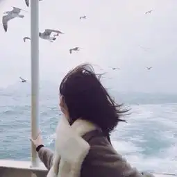 过年我买了件一千的风衣,婆家炸开锅日