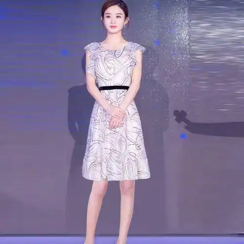 赵丽颖的几款清纯造型,图五更胜一筹
