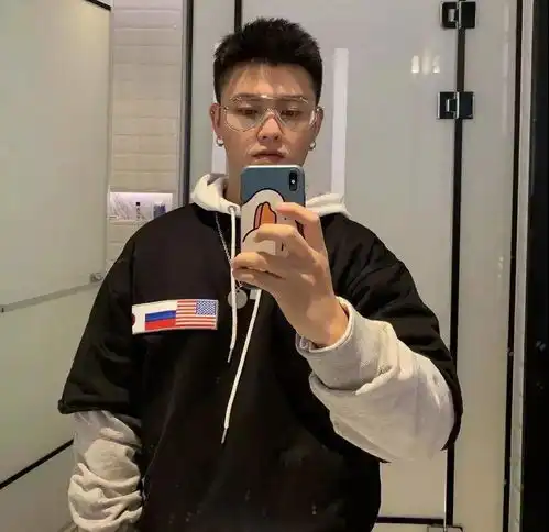 眼镜男必剪的14款男士短发,年龄不是问题发型产生距离