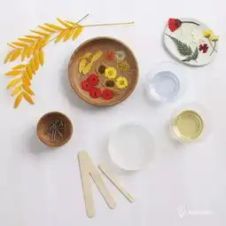 diy水晶滴胶押花杯垫既封存花卉的美丽,又要美丽而实用