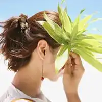 是女孩子的图片,,不要太复杂...