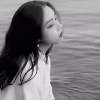 孤独的头像女生头像寂寞伤感图片
