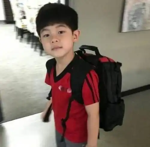 沙溢儿子安吉的整容式长大,撞脸半个娱乐圈,曾像宋仲基如今像李现