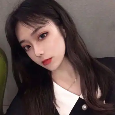 黑白头像女生冷酷霸气一组全是身穿黑衣服的好看头像