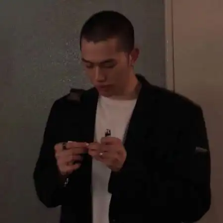 成熟男生微信头像,成熟男人头像是否适合你的口味
