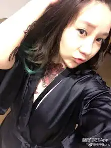如此豪放不羁的刘大美人造型多变性格也是随意