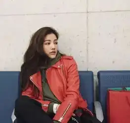 42岁的她很少女,拥有蜂腰翘臀马甲线,是男人最想娶的女神