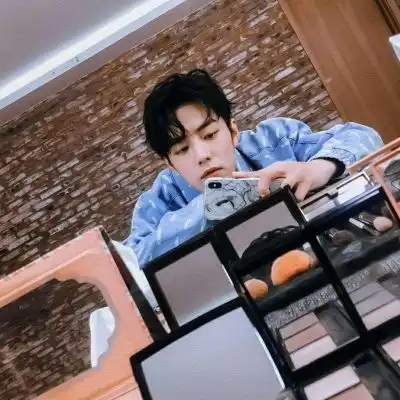 酒歌战战纯属壁纸不做头像用