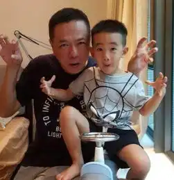 jasper学瑜伽照片曝光,这一处基因百分百遗传应采儿