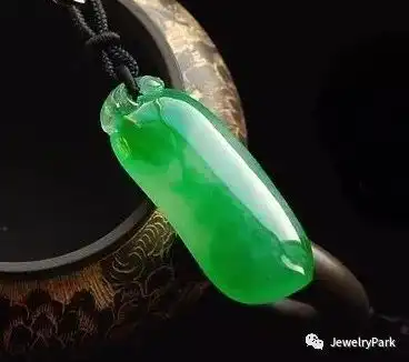 知道天天戴身上的翡翠有什么寓意吗