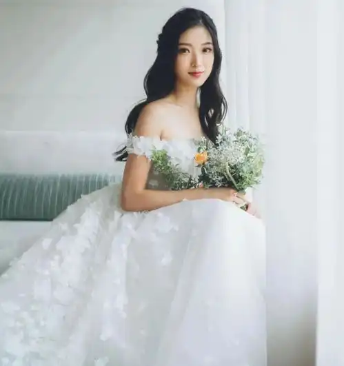 香港名媛陈可欣,趁闺蜜怀孕期间勾搭闺蜜男友她差点成赌王儿媳