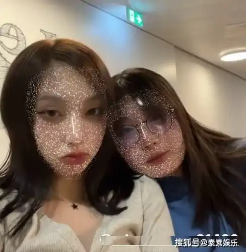 李嫣闺蜜举行聚会奢华包包和名牌鞋摆一地,房间凌乱很个性