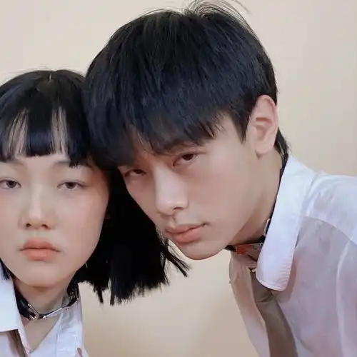情侣头像想成为你一想就会嘴角上扬的小窃喜