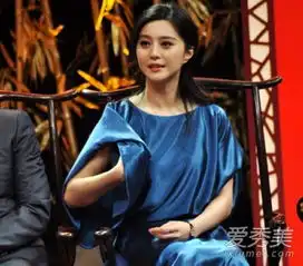 柳岩孙俪佟丽娅女星当众整理内衣路人看呆