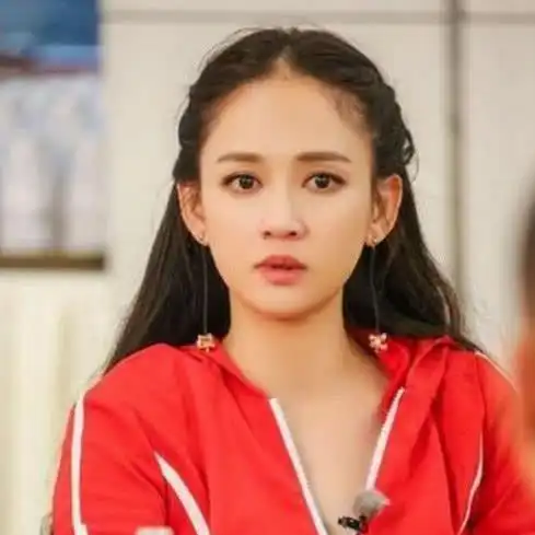 姚晨不想演少女,陈乔恩不敢演少女,只有她43岁还坚持演少女