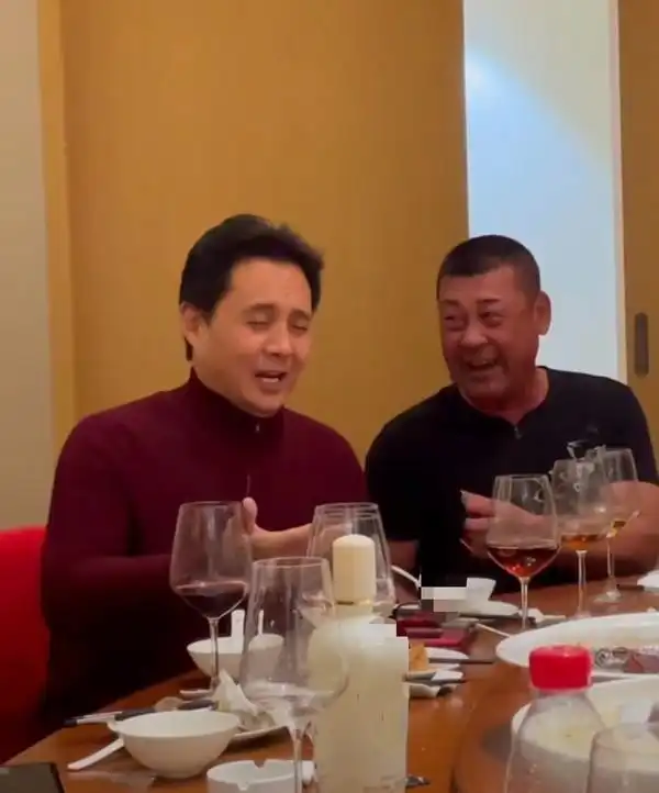 还记得被谢霆锋打尿血的白龙马吗今沦落街头卖卤菜为生