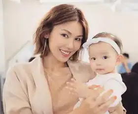 39岁女星三度荣升为母,剖腹产生下6.9斤公主,取名极度高贵