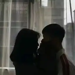 只有情到深处,男人才会用这3种方式对你,女人要好好珍惜