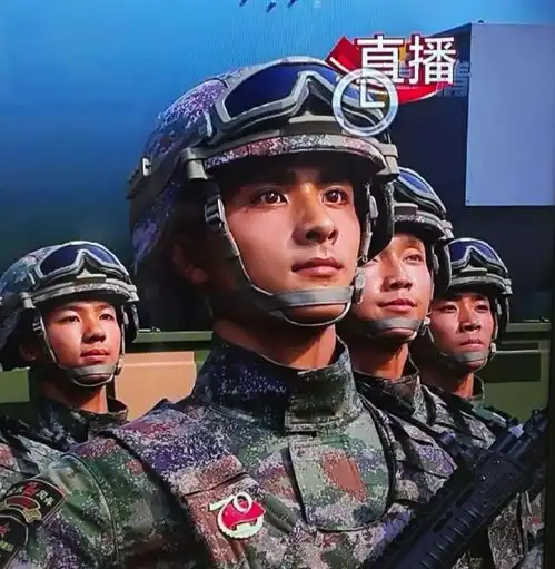 阅兵式上兵哥哥帅破天际,被称为军装男神的他们哪个最具军人风采