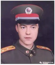 15张俄版军装照,你能认出他她是谁吗