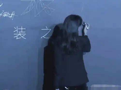 有一种个性叫郑爽签名,两个字一笔写完,估计只有张恒看得懂
