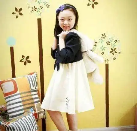 金喜善12岁女儿照片流出,你还质疑金喜善整容吗