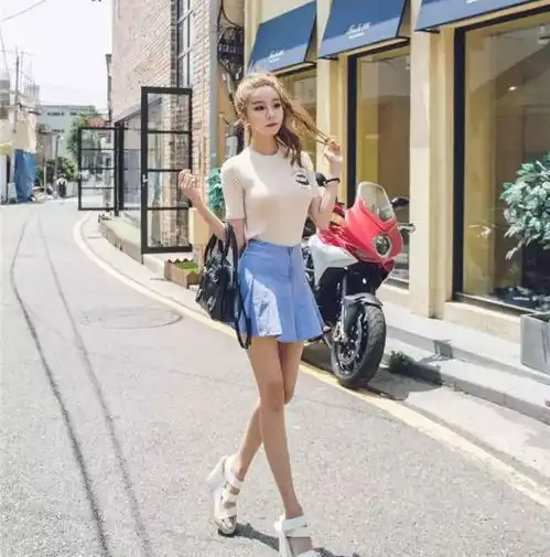 魅力无限的打底裤小姐姐,身材比例一级棒,令人百看不厌