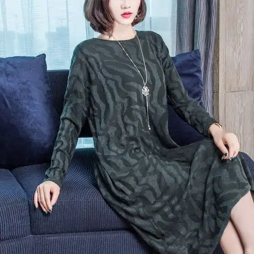女人气质裙,45的女人冬季穿针织裙,是一种优雅也是一种时尚