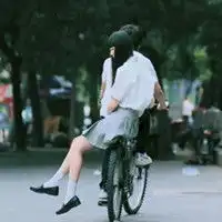 荒唐的浪漫情侣头像你是我无法抹煞的明媚