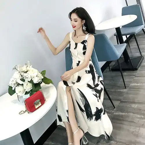 时尚的连衣裙,显瘦显高,突显女人优雅气质