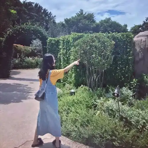 show这里不仅有长腿小姐姐,更有免费的李宁极光送哦