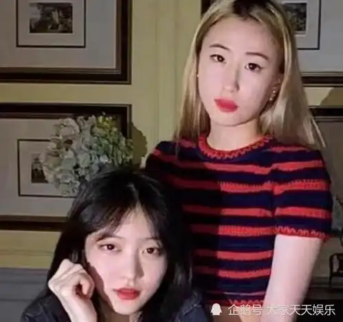 李嫣现身名媛派对打扮性感成熟