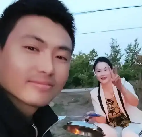 成都56岁大妈嫁30岁小伙,名下多套房产,想通过手术为小伙生孩子
