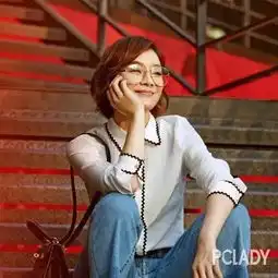迪丽热巴戴黑框土炸天眼镜妹怎么妆才时髦