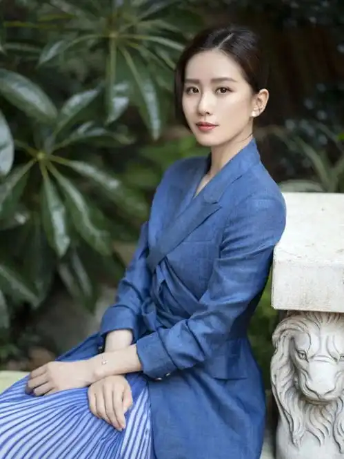 回顾刘诗诗我这辈子正确的决定,就是为大17岁的丈夫吴奇隆生儿