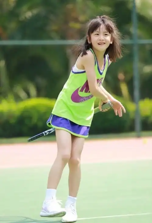 爸爸去哪儿8年了,10位女娃变化大,有人进入变美尴尬期