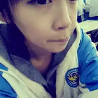 闺蜜头像女生戴花转身成为苍凉的美好