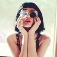 qq头像欧美范女生是爱人就做不了朋友