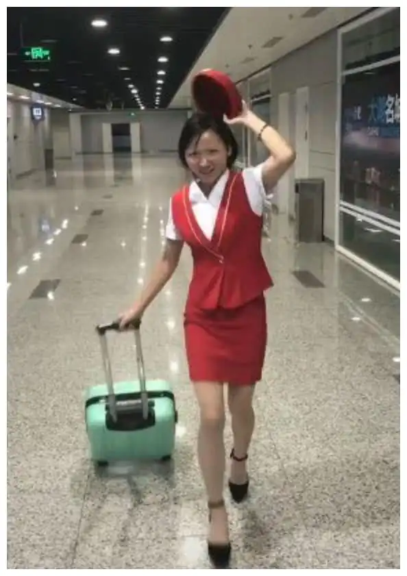 最丑空姐走红,这货也能当空姐,化完妆网友无法淡定了