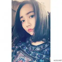 18岁清纯高中生居然是二次元女社长爱好也很小女生