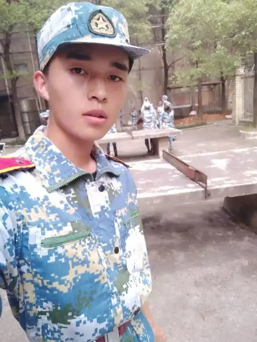 最in军装照第三期,帅哥美女来一堆