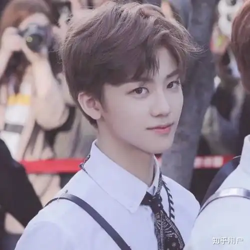 有好看的idol图片但头像吗
