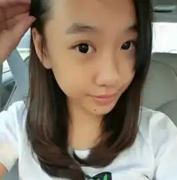 闫妮的女儿也出道了,论颜值,她可能比她妈高