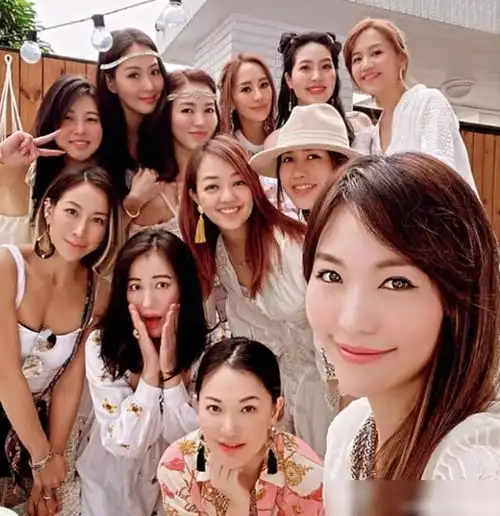 40亿千金廖晓乔办迎婴派对,亲揭宝宝性别,关颖孙芸芸等名媛齐聚
